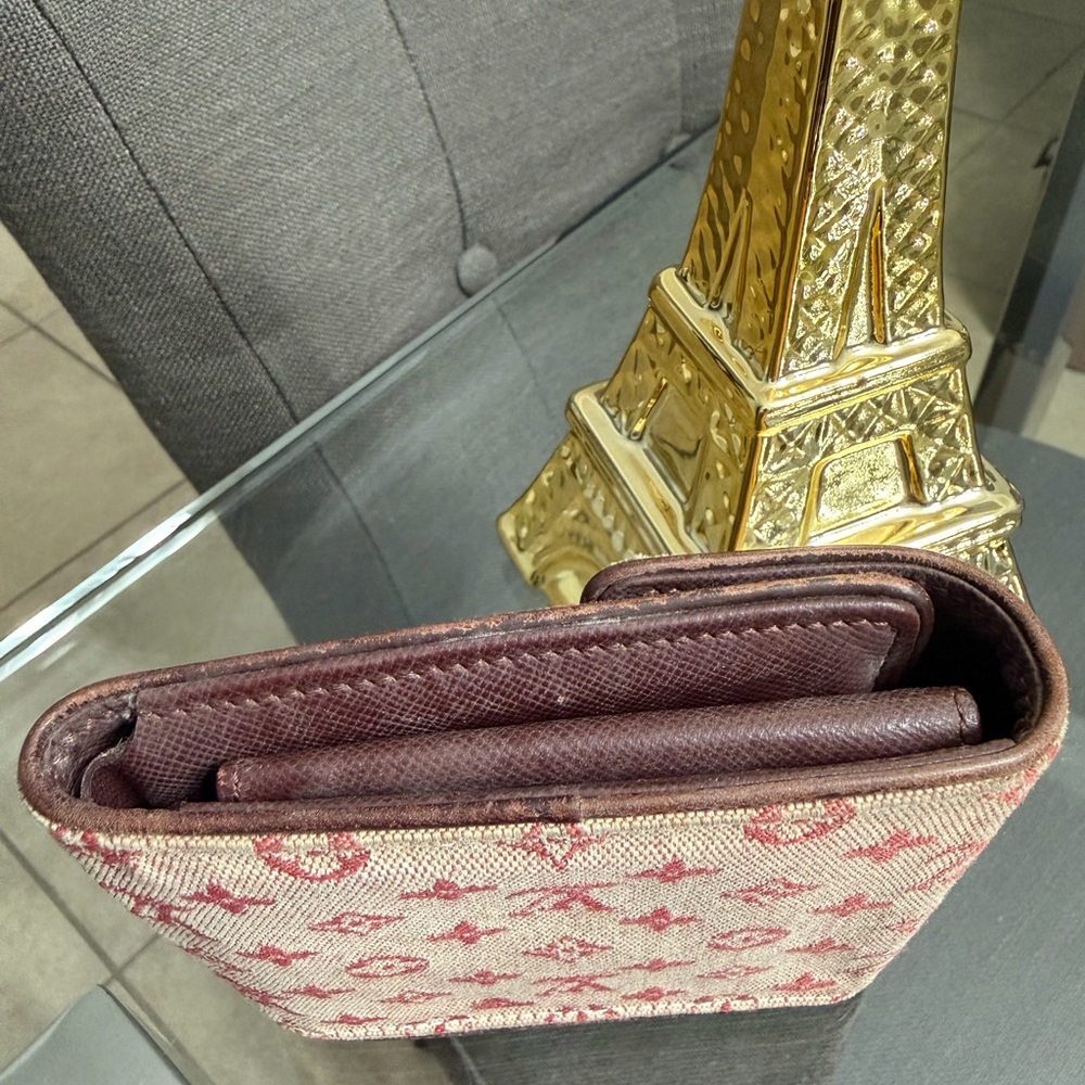 Louis Vuitton Monogram Canvas Wallet - Picture 4 of 7